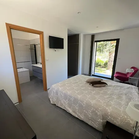 فيلة Recente Avec Piscine Proche L'ile Rousse *