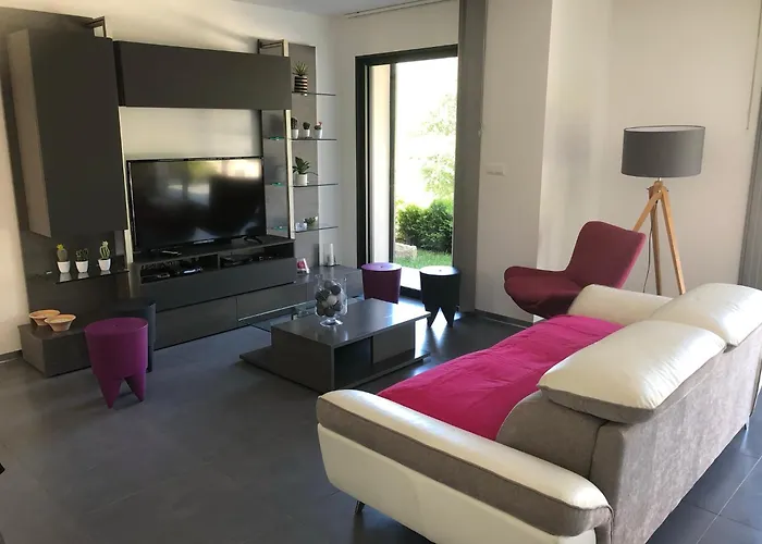 Recente Avec Piscine Proche L'ile Rousse 빌라