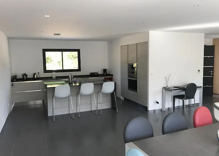 빌라 Recente Avec Piscine Proche L'ile Rousse *