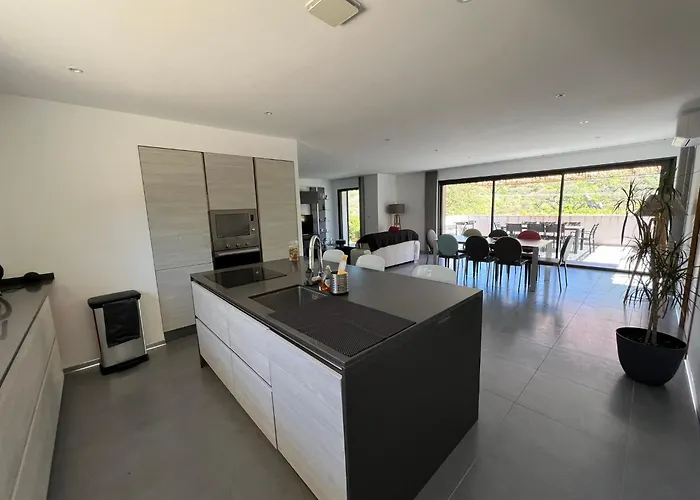 Recente Avec Piscine Proche L'ile Rousse Villa