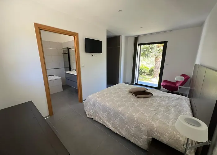 빌라 Recente Avec Piscine Proche L'ile Rousse *